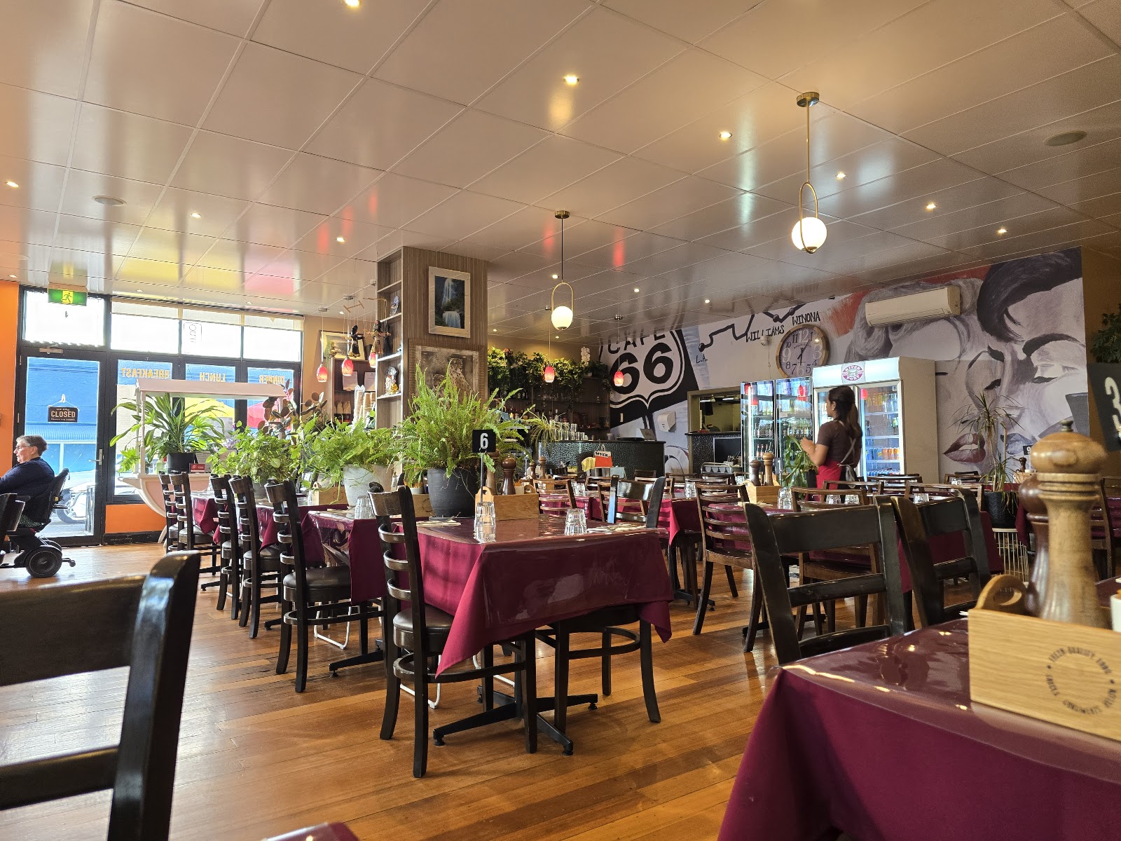 8 Sisters Cafe and Grill Eclectic restaurant in Bendigo - photo 3