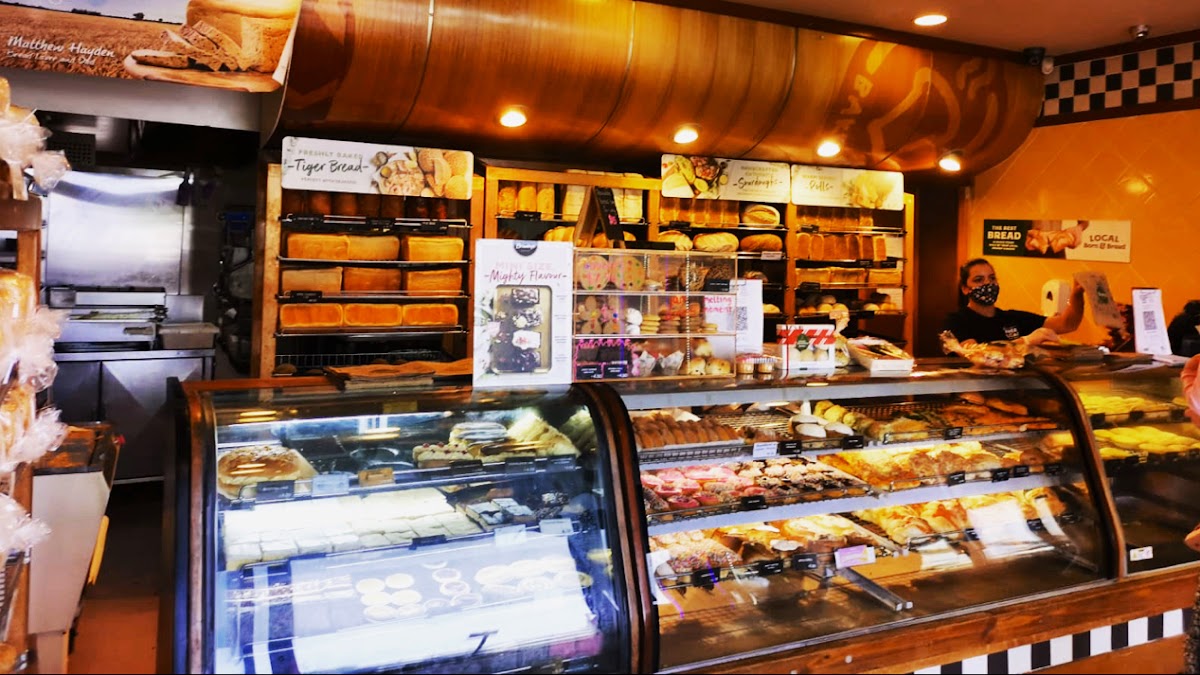 Brumby's Minerva Road Bakery in Geelong - exterior