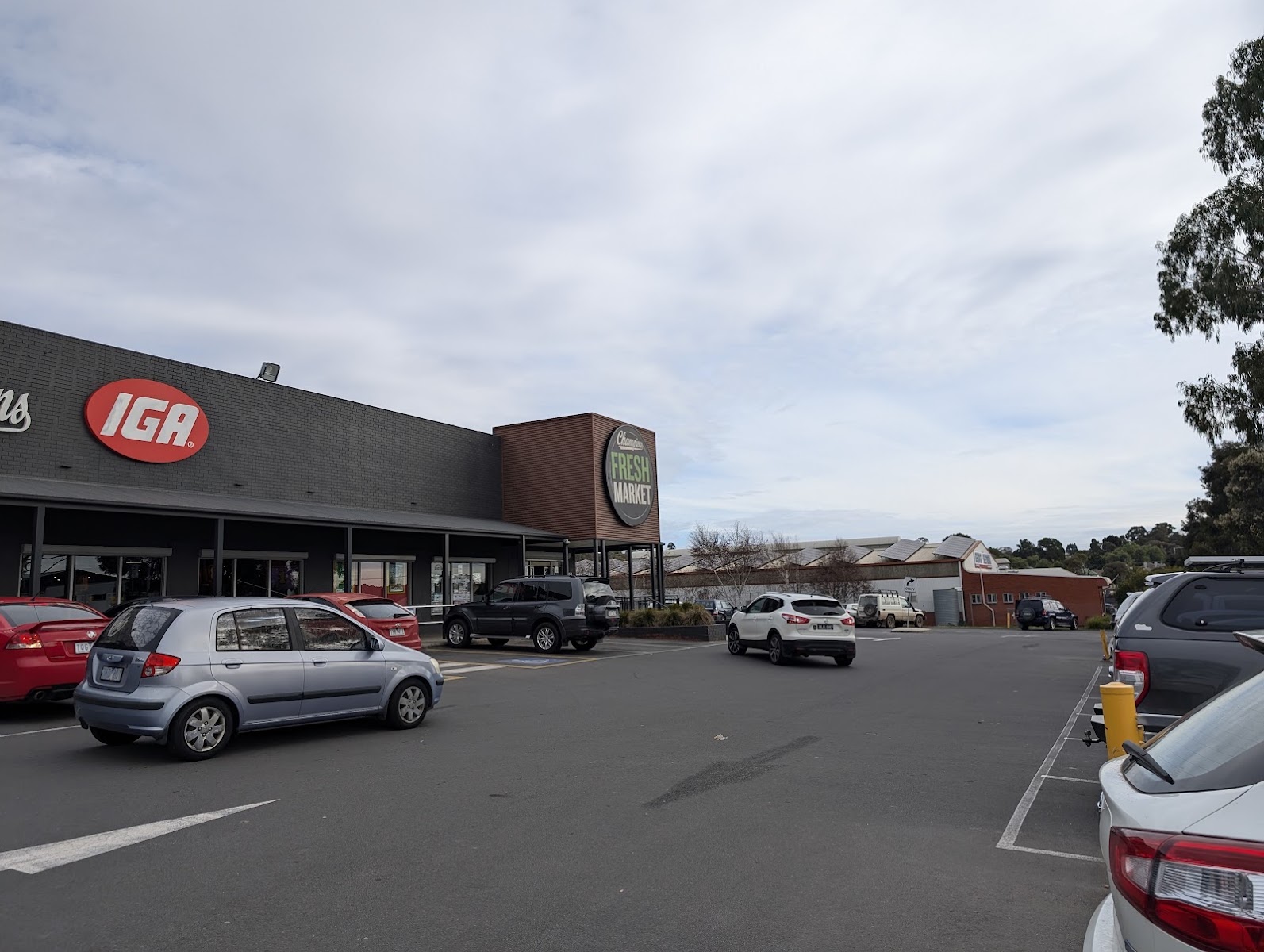 Champions IGA Long Gully Grocery store in Bendigo - photo 4