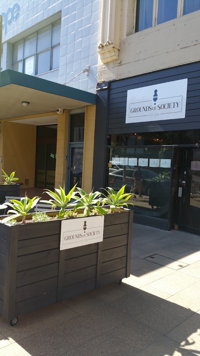 Grounds of Society. Cafe in Geelong - exterior