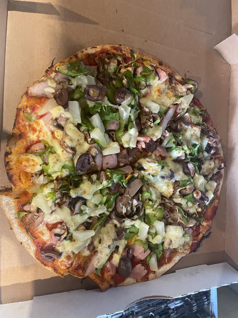 Deluxe Pizza