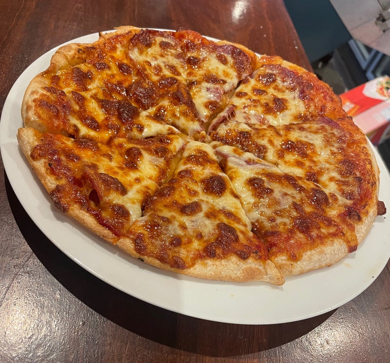 Salami Pizza