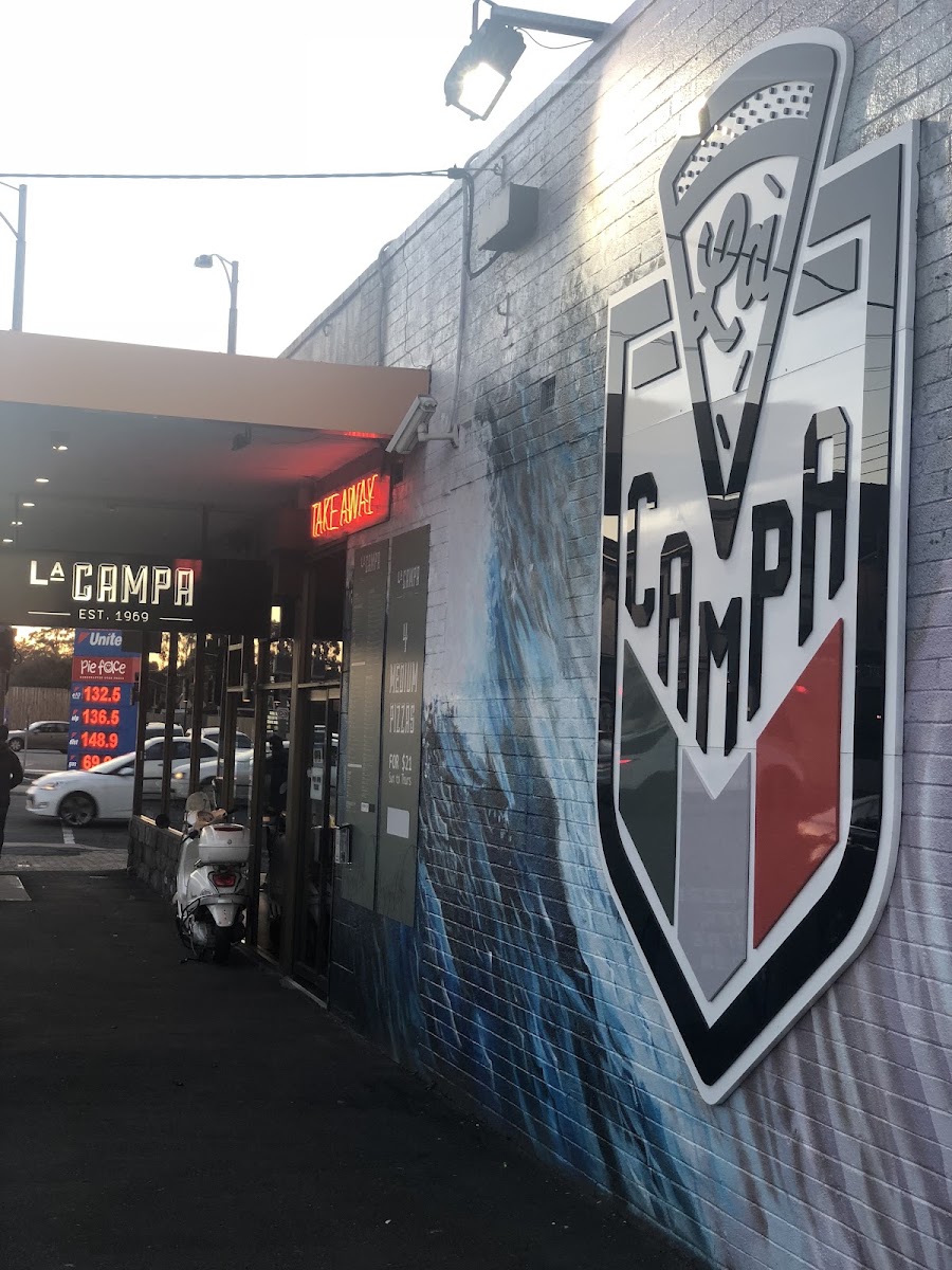 La Campagnola Pizzeria Pizza takeaway in Geelong - exterior