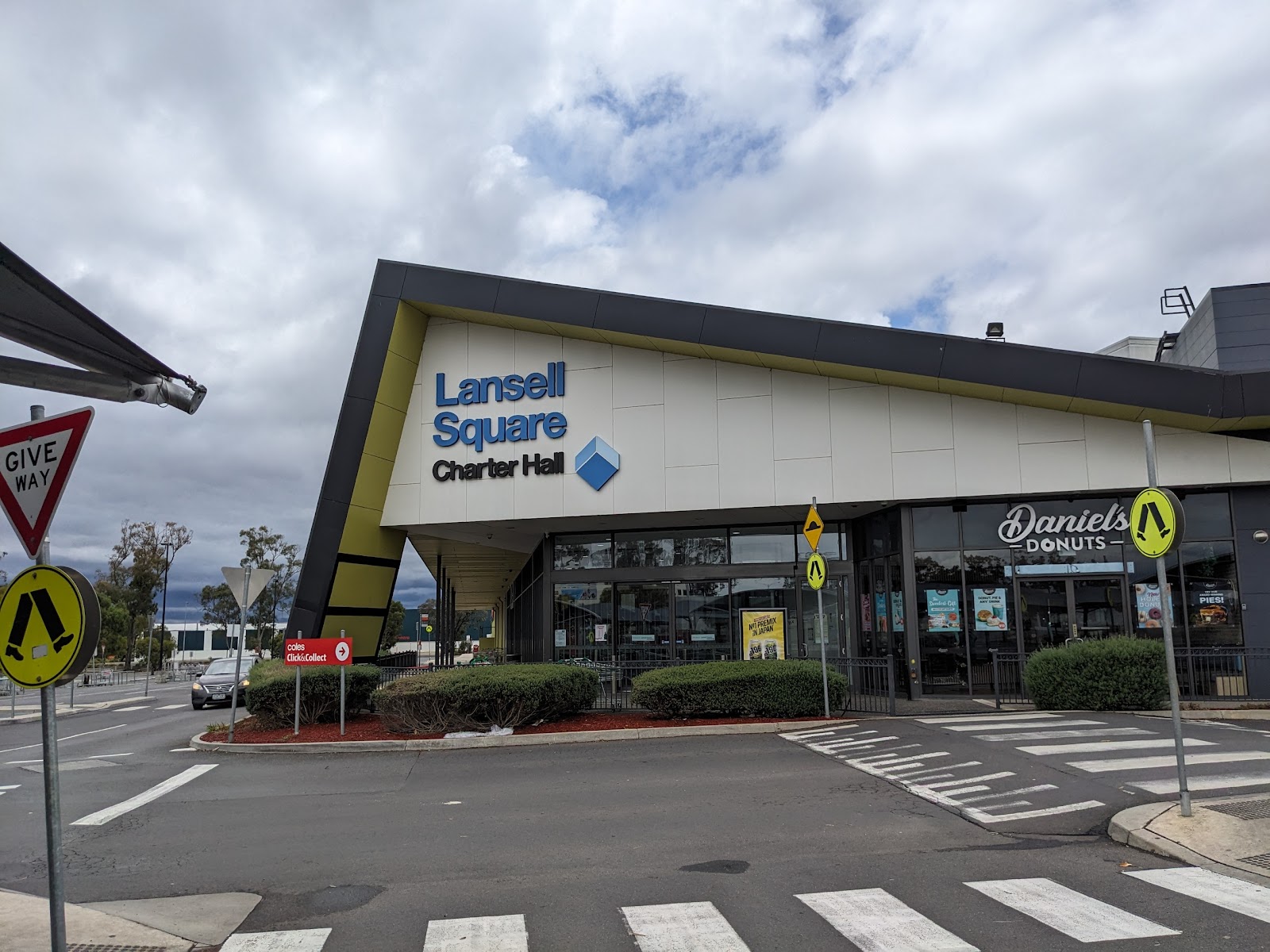 Lansell Square Shopping mall in Bendigo - photo 3