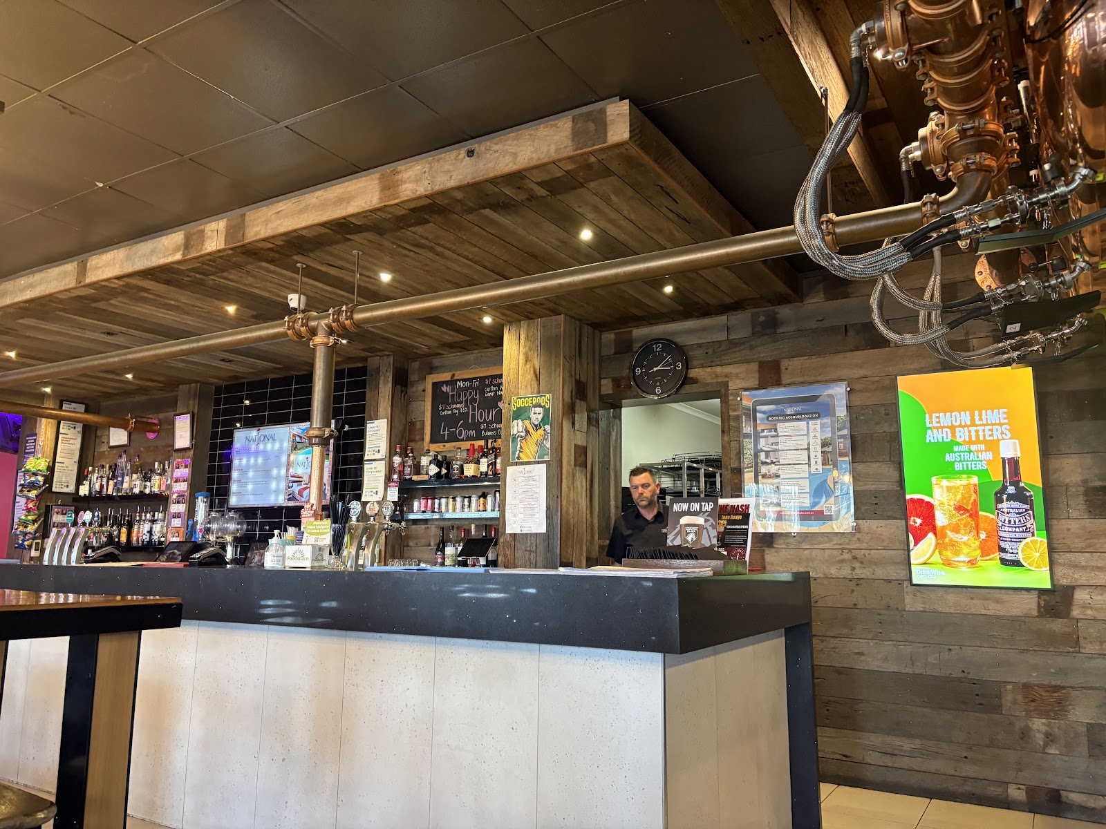 National Hotel Bar & Grill Bar in Bendigo - photo 5