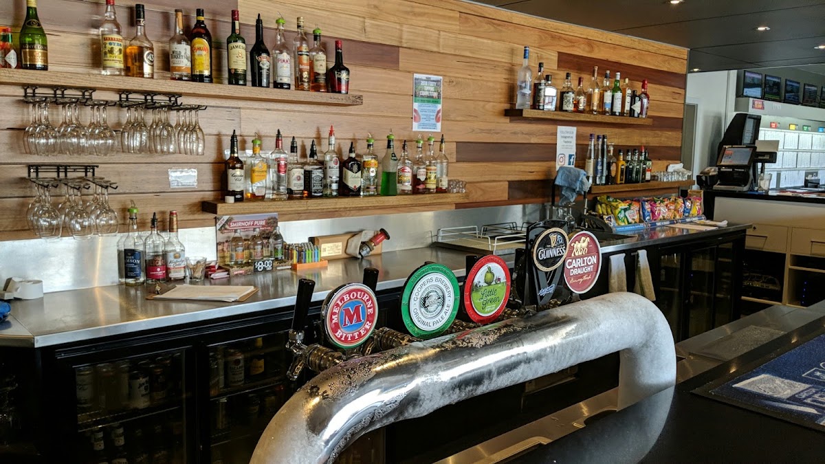 One Tree Hill Hotel Bistro in Bendigo - exterior