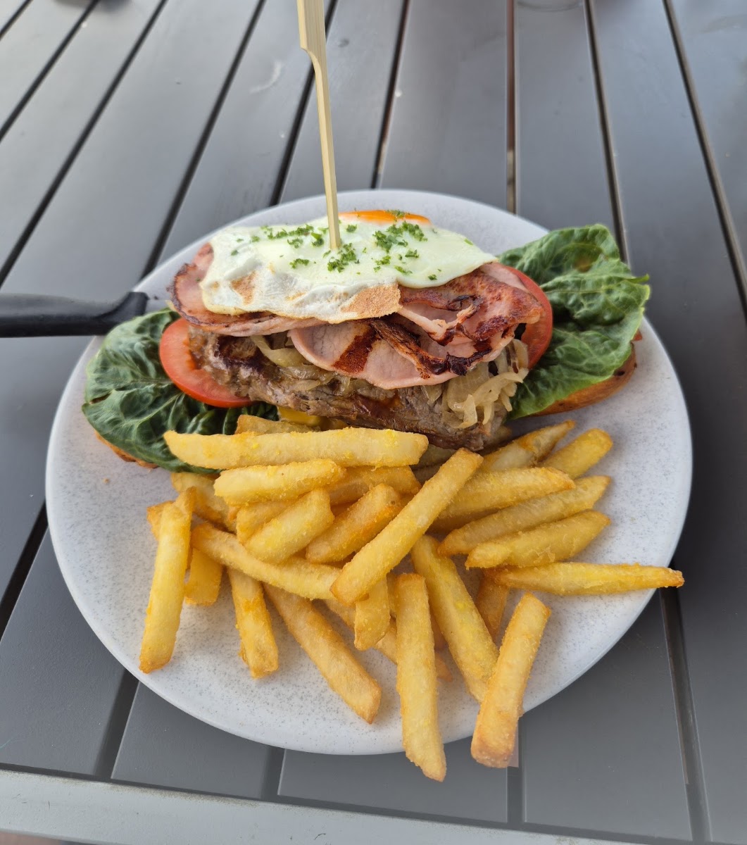 One Tree Hill Hotel Bistro in Bendigo - photo 3