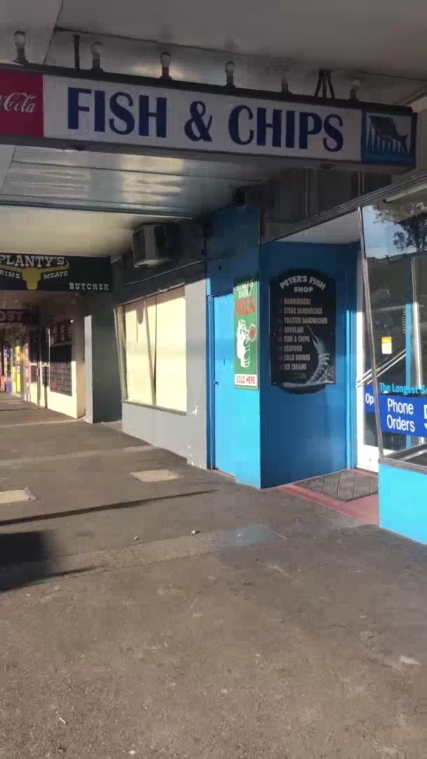 Peter's Fish Shop Kangaroo Flat Fish & chips restaurant in Bendigo - photo 2
