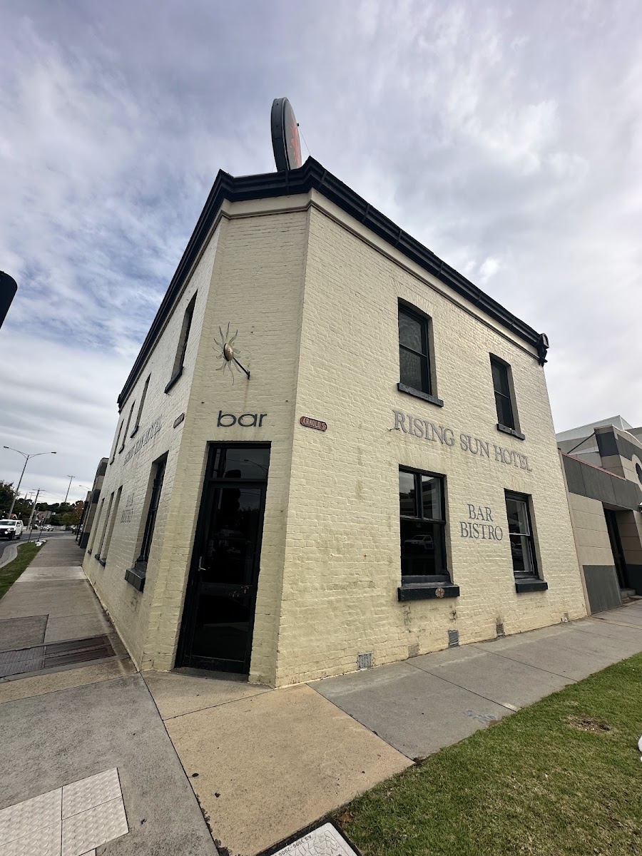Rising Sun Hotel Bistro in Bendigo - photo 4