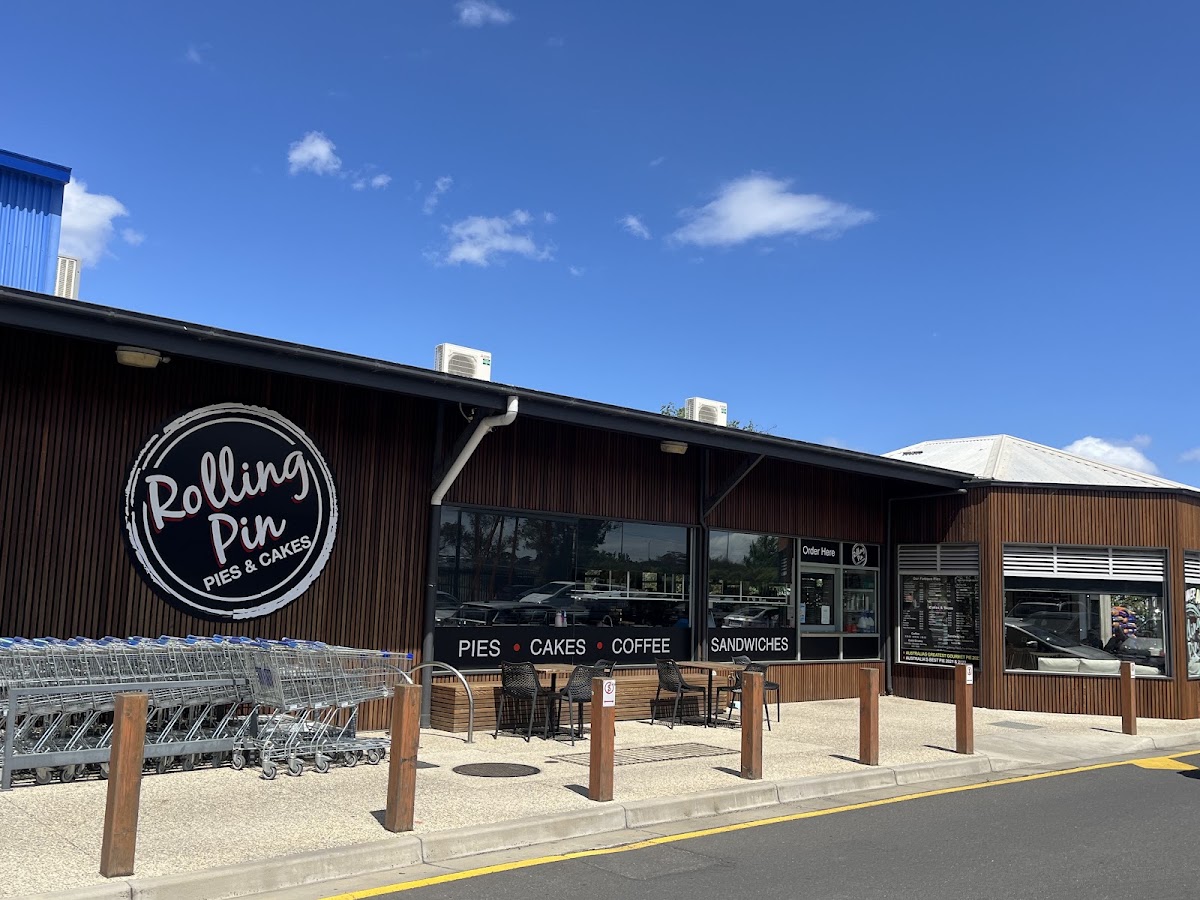 Rolling Pin Pies & Cakes Bakery in Geelong - exterior
