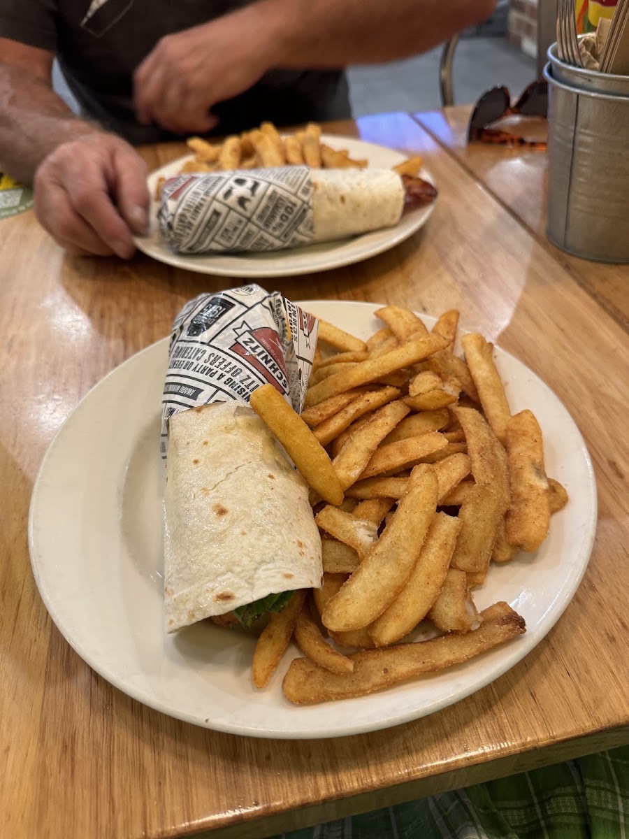 Schnitz Bendigo Fast food restaurant in Bendigo - photo 3