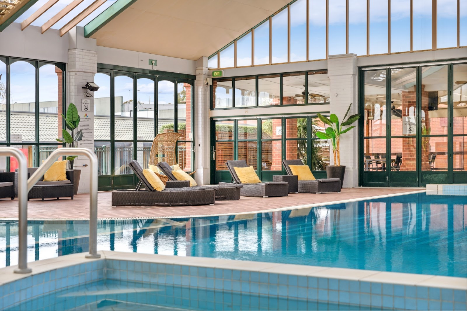 Seasons Bistro Resort hotel in Bendigo - photo 4