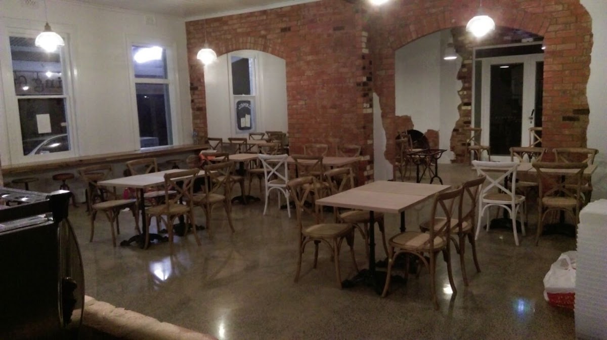 Spring Gully General Store Cafe in Bendigo - photo 2