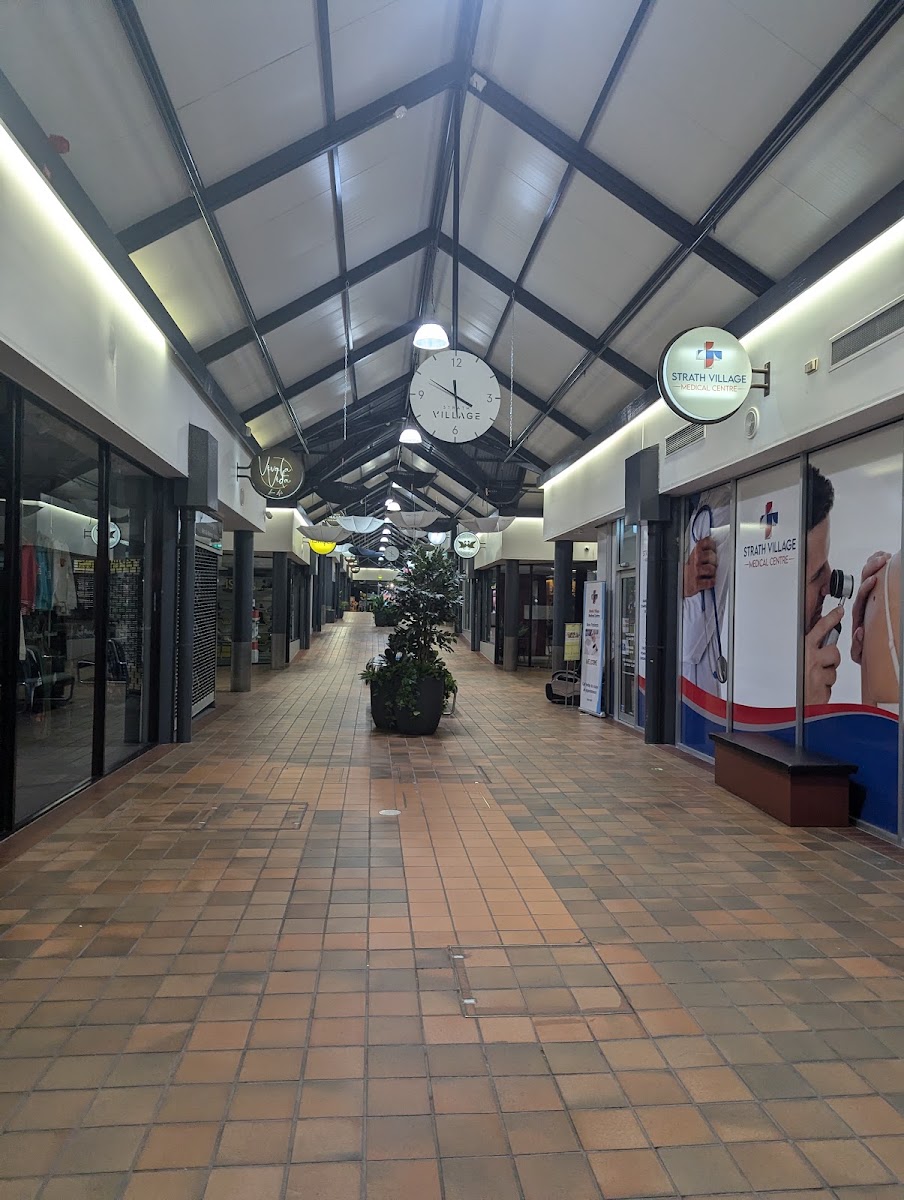 Strath Village Shopping mall in Bendigo - photo 4