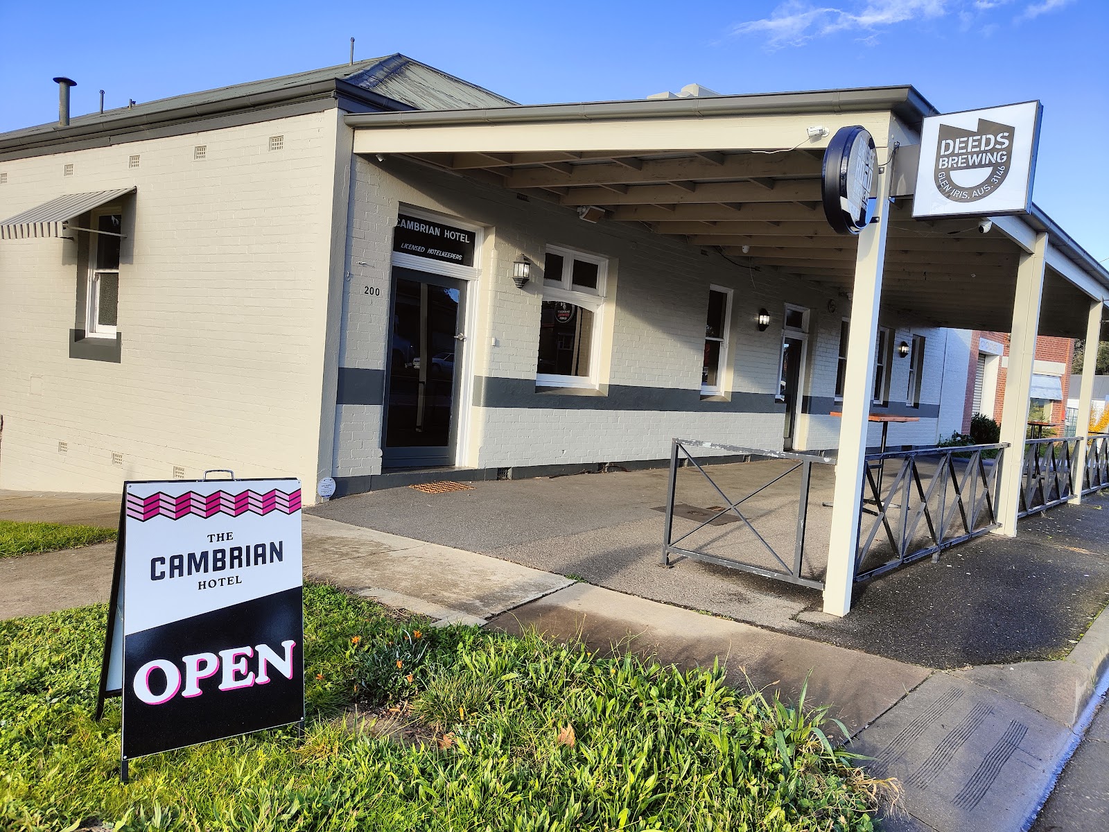 The Cambrian Hotel Pub in Bendigo - photo 3