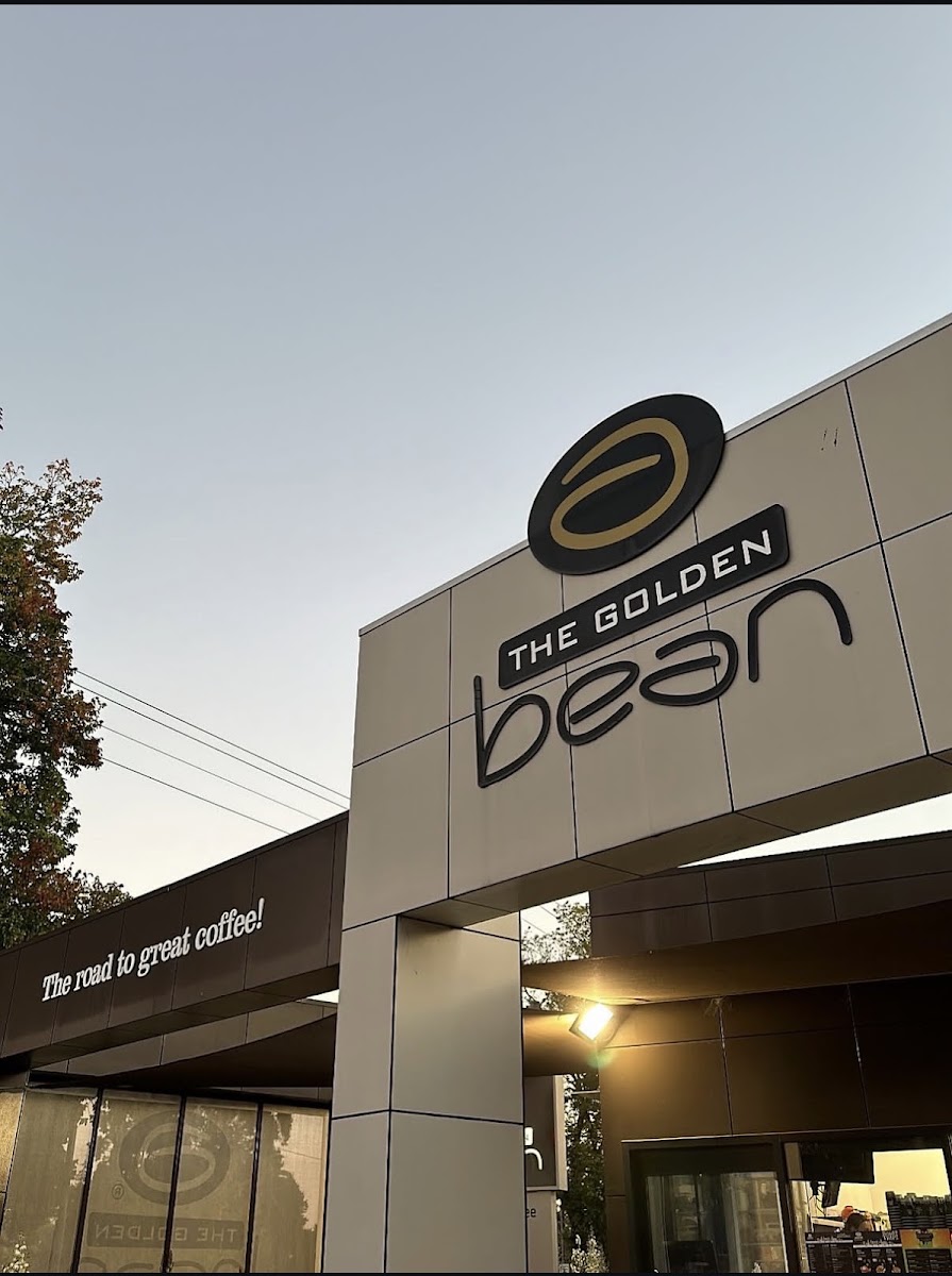 The Golden Bean Coffee shop in Bendigo - exterior